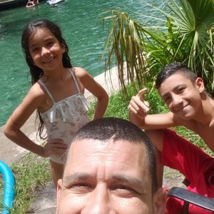 Meet your Posher, Luis